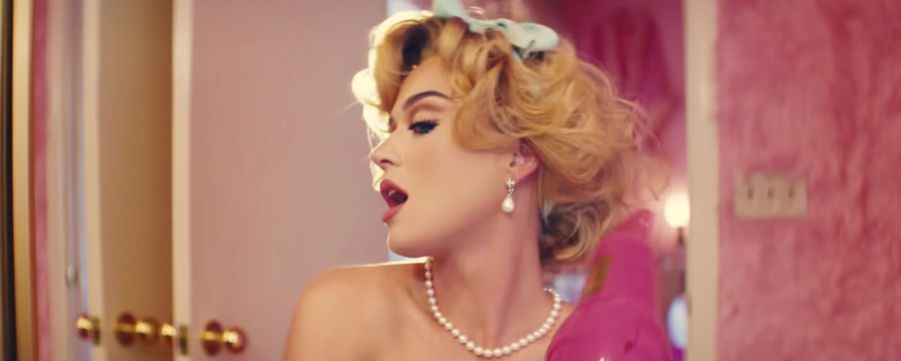 Katy Perry - Small Talk (Official Music Video)