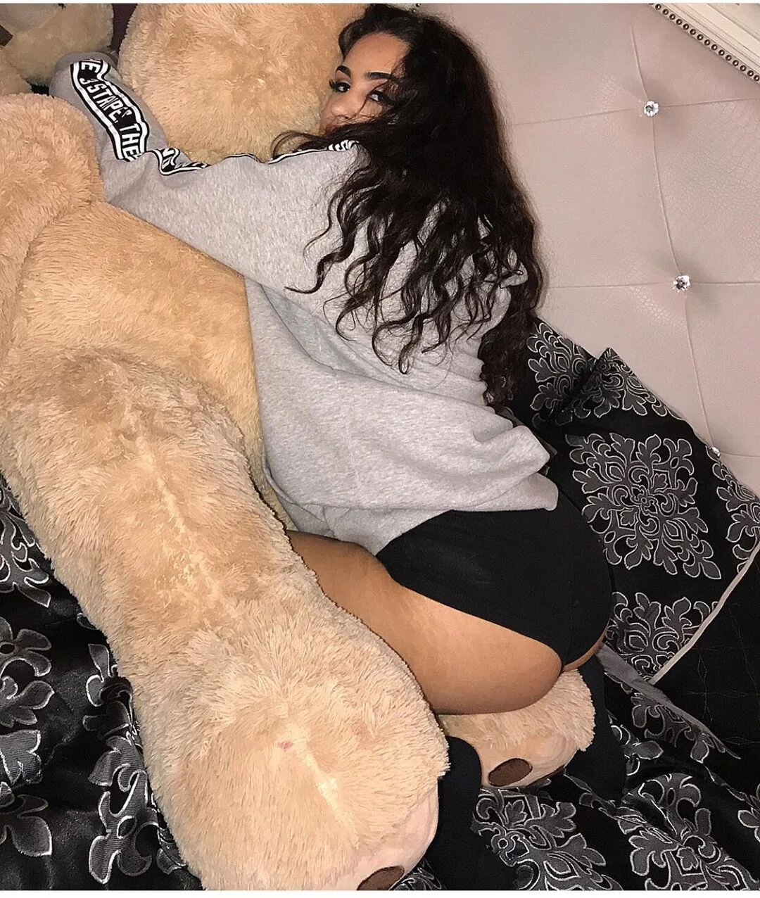 2019-08-19_B1XIzc3hF9x.jpg