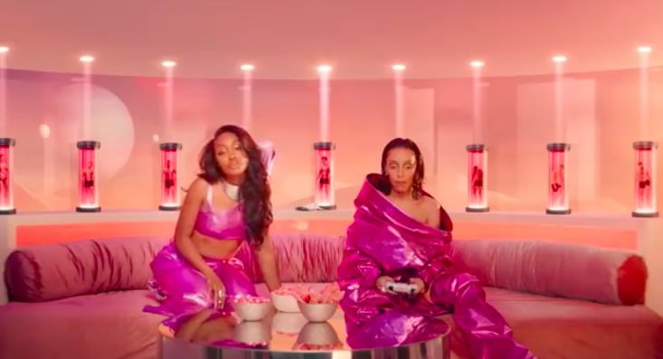 Doja Cat - Kiss Me More (Music Video) ft. SZA