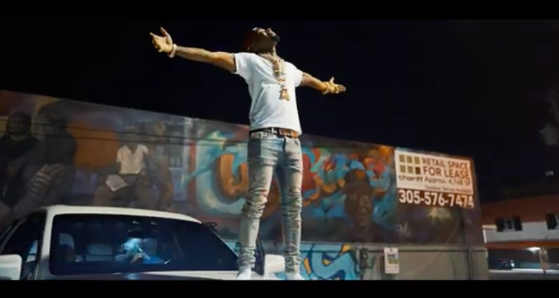 Tory Lanez - "When Its Dark (E-NFT) 8-10-21" Freestyle (Music Video)