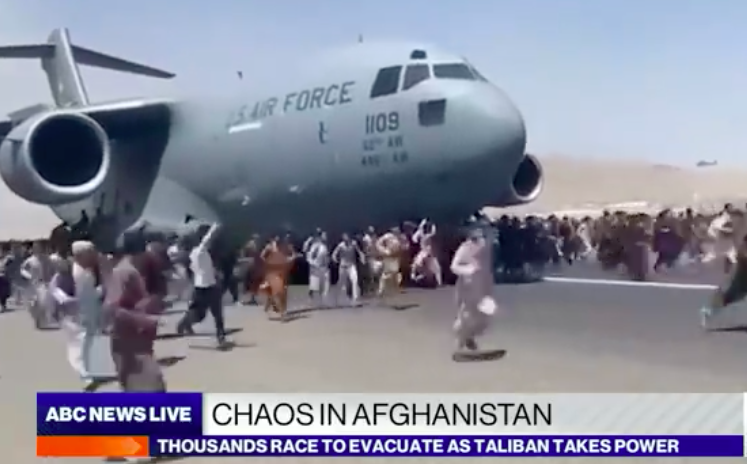 Taliban holds first press conference as civilians flee Kabul (News Clip)