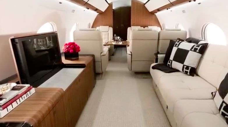 Inside Jay-Z's $40 Million Dollar Private Jet (Video) — trap.LA