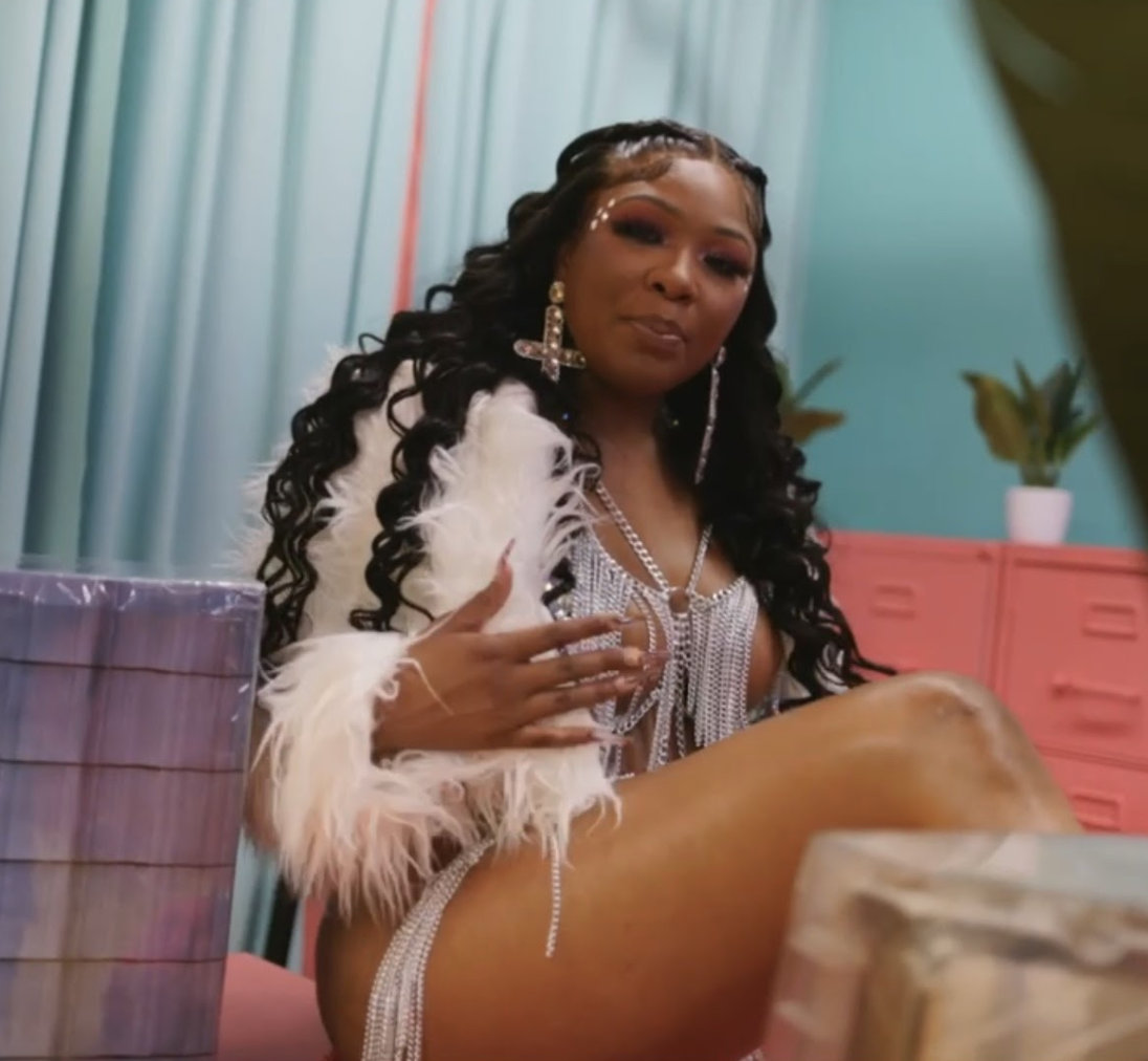     Niecey Blanco - Whole Lotta Money Freestyle (Music Video)