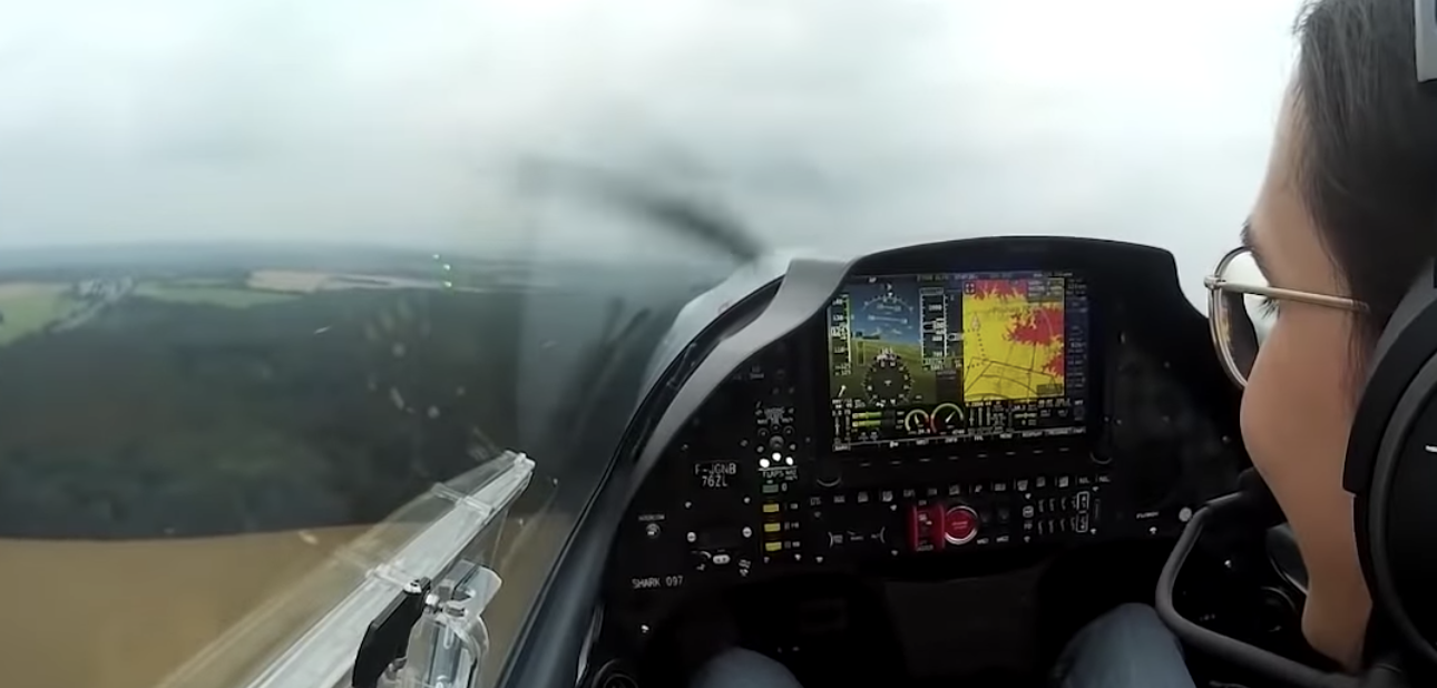 19-year-old breaks record of youngest woman to fly solo around the world