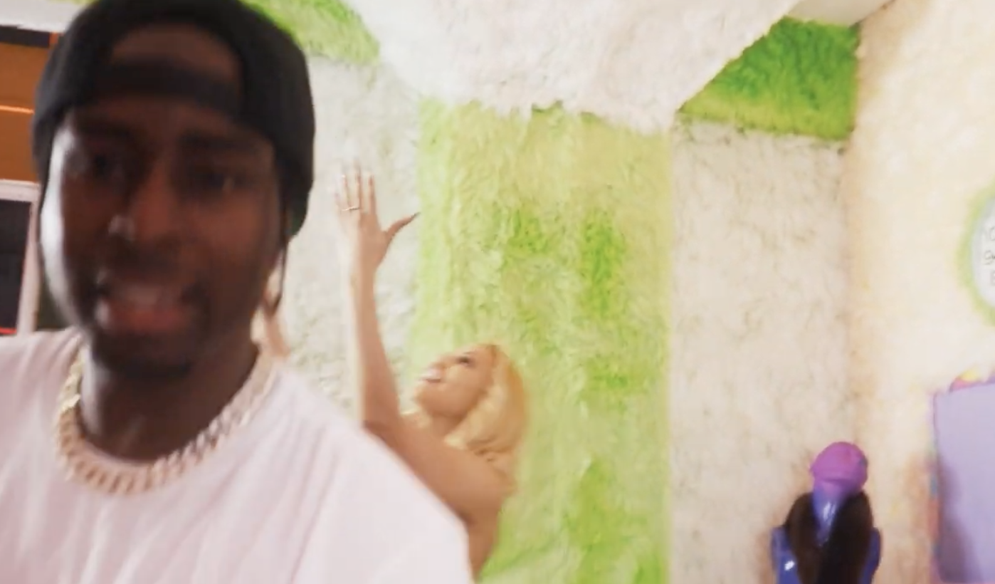 Cliff Savage feat. Haylee Ray - "Who's That" (Official Music Video)