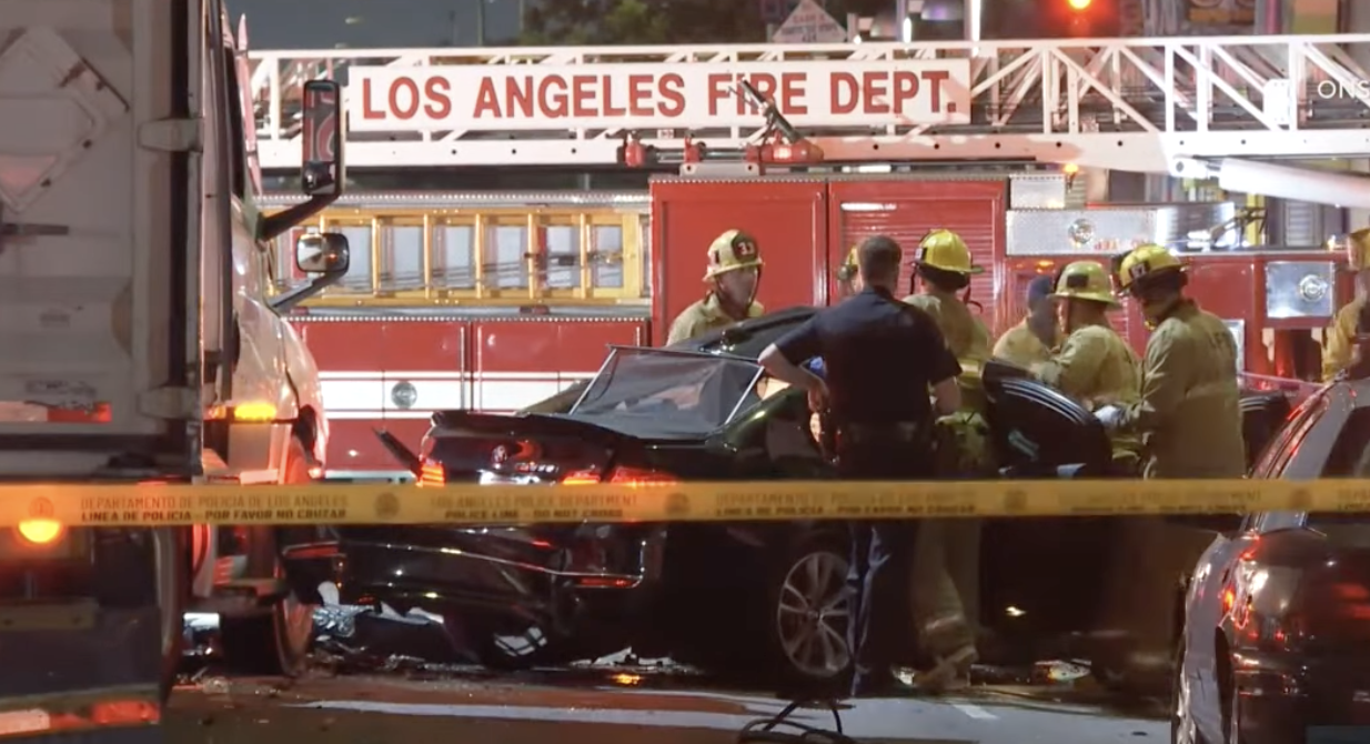 Four car crash in South LA leaves two people dead