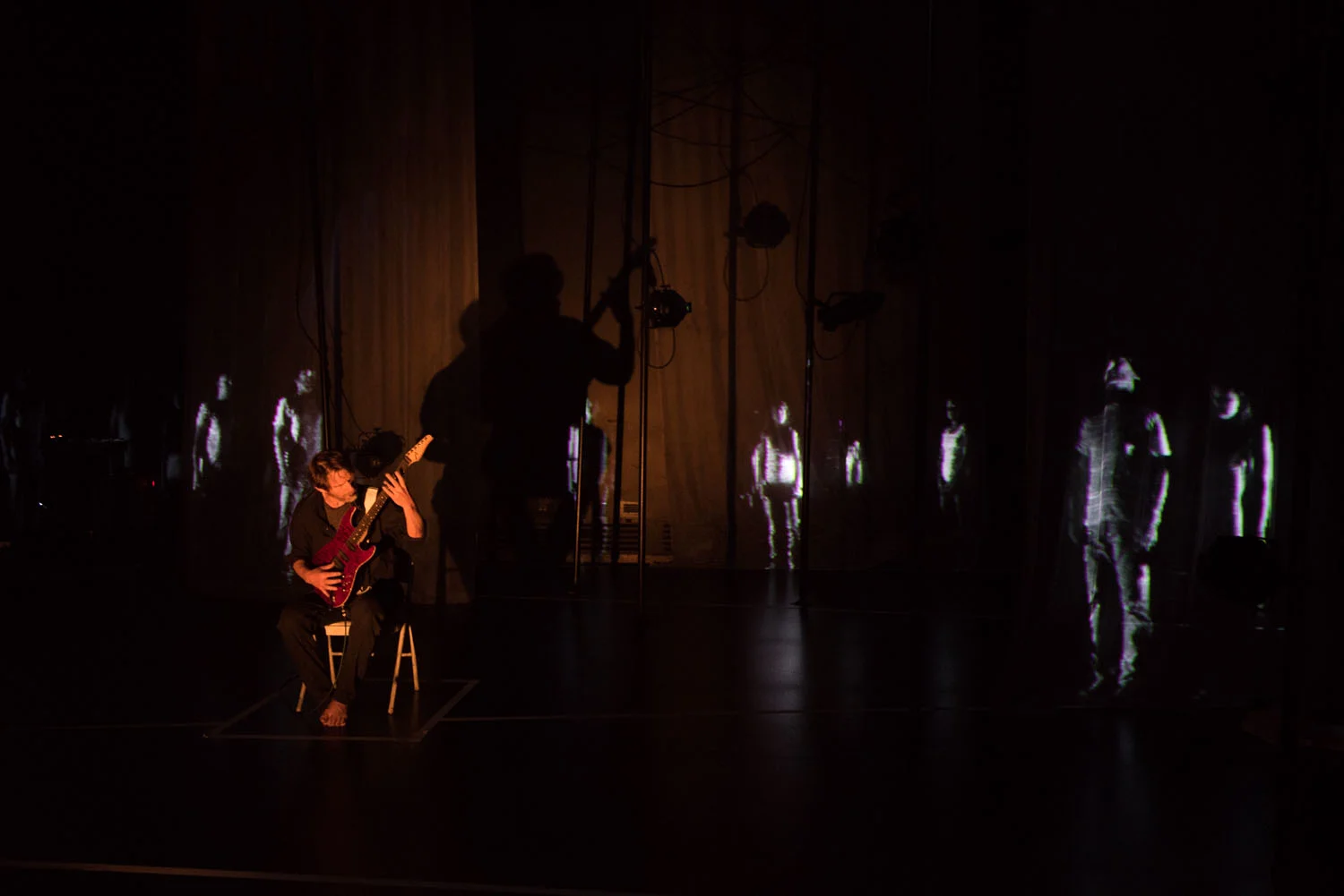 Steven Mackey performing Orpheus Unsung. Photo credit: Jayme Halbritter Photography