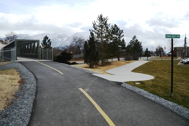 Neighborhood access at 2000 East.