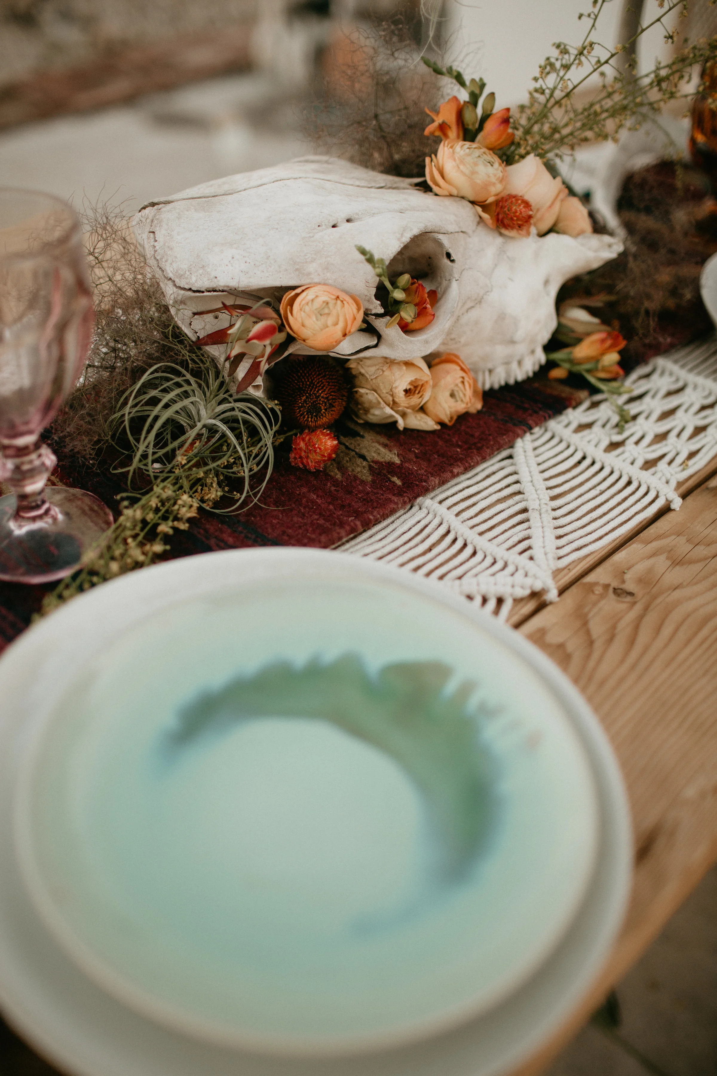 skull centerpiece with airplant #lrqcfloral #airplant