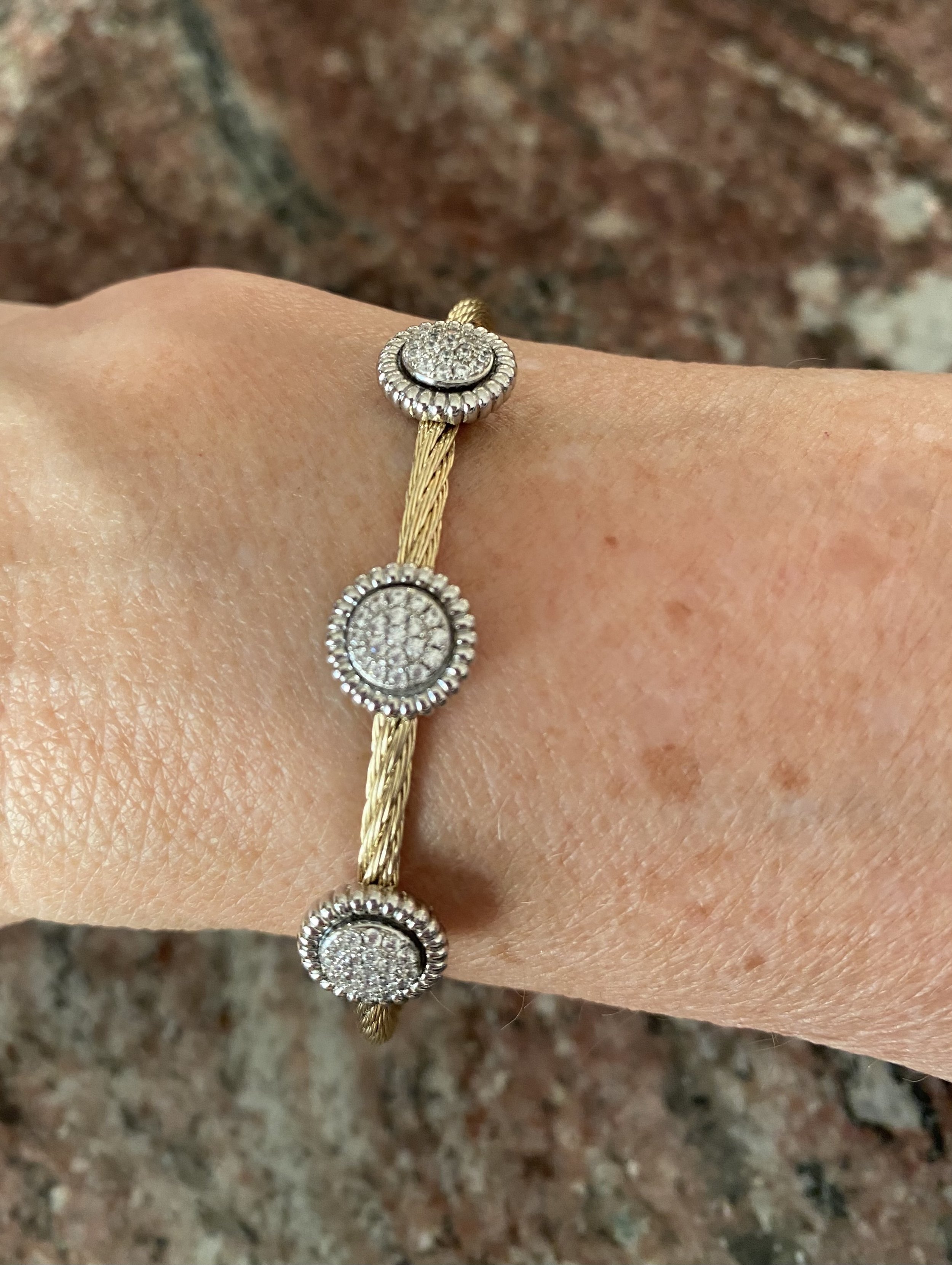 Triple Pave Disc Gold Magnetic Bracelet