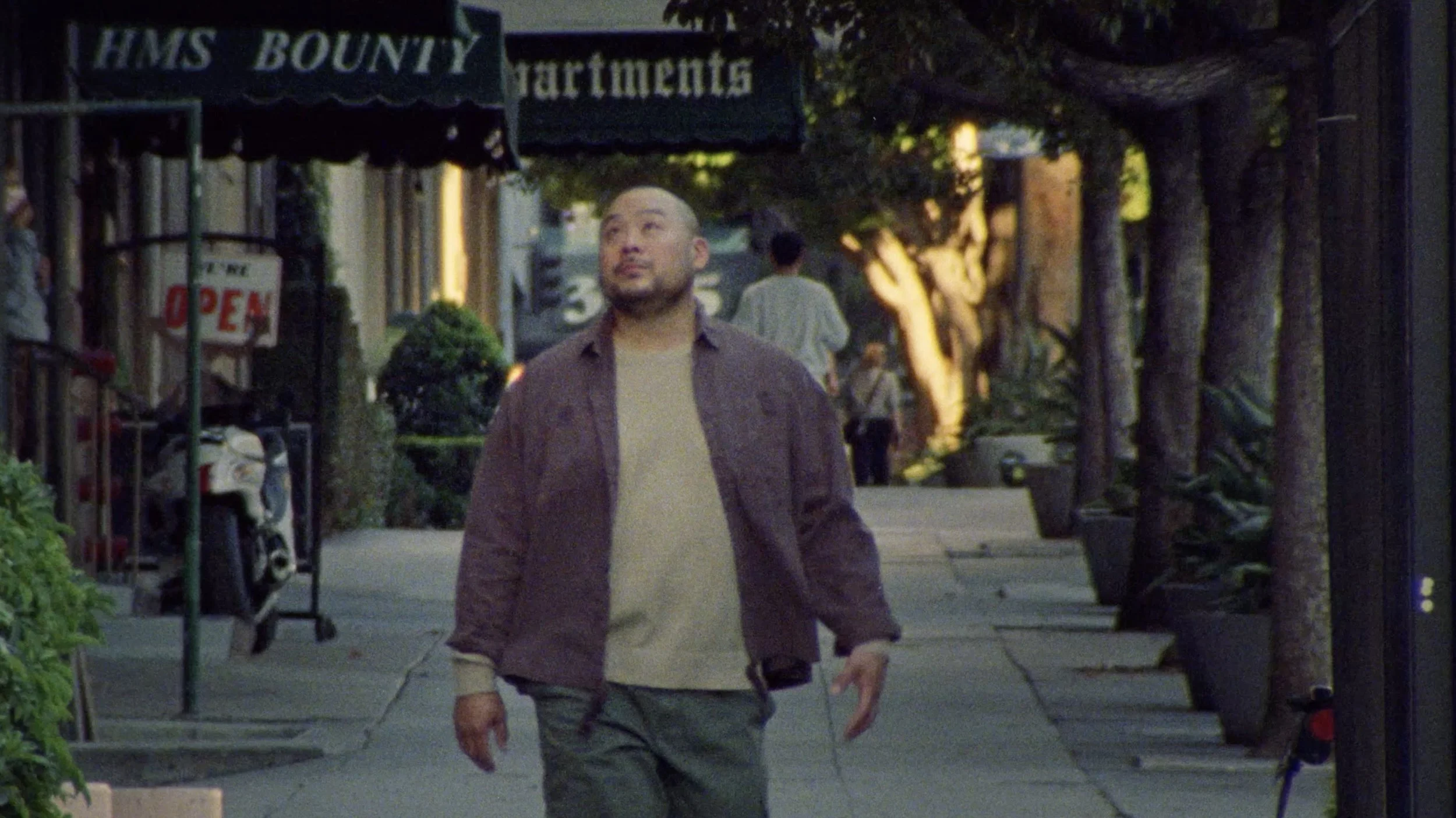 Expedia // Local Lens ft. David Chang -- Dir: Cliqua // Co: Somesuch