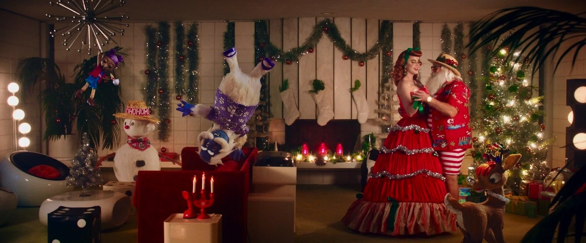 Katy Perry -- Cozy Little Christmas -- Dir: Watts // Co: London Alley
