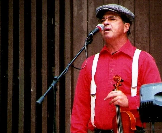 mike_singing.jpg