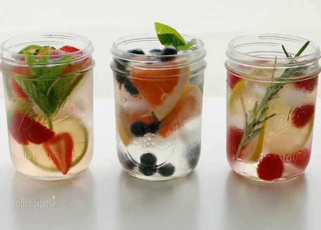 Infused-Water-in-Jars-Photo-by-Vanessa-Greaves-650x465-watermarked.jpg