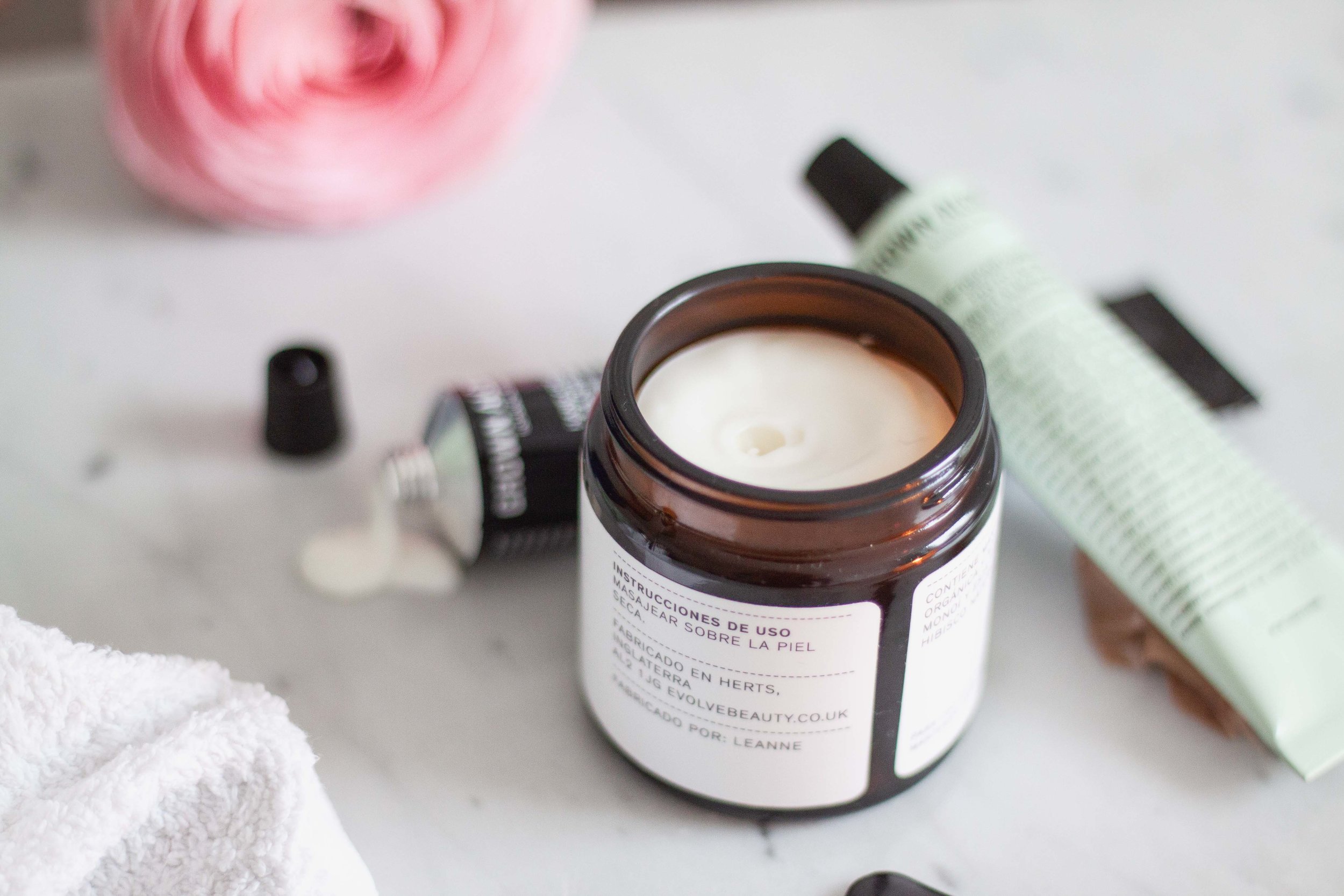 ESSENTIAL BEAUTY GIFTS.jpg