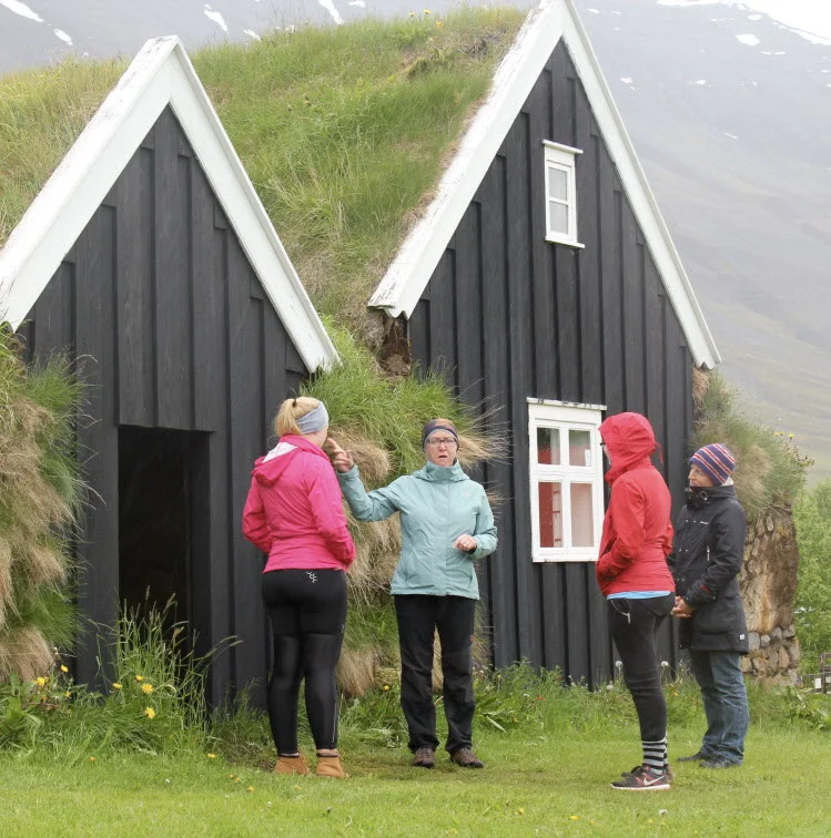 Hólar - 1 hour guided walk / 2000 kr