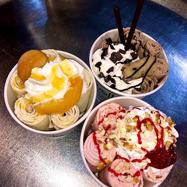 Happy Father&rsquo;s Day from NatuRoll Creamery! 
We&rsquo;ve got something for everyone to love! Cookie dough, peaches and cream, &amp;!strawberry pretzel salad- OH MY! 
Dads, mention this post for 20% off your rolled ice cream 😇

#naturollcreamery