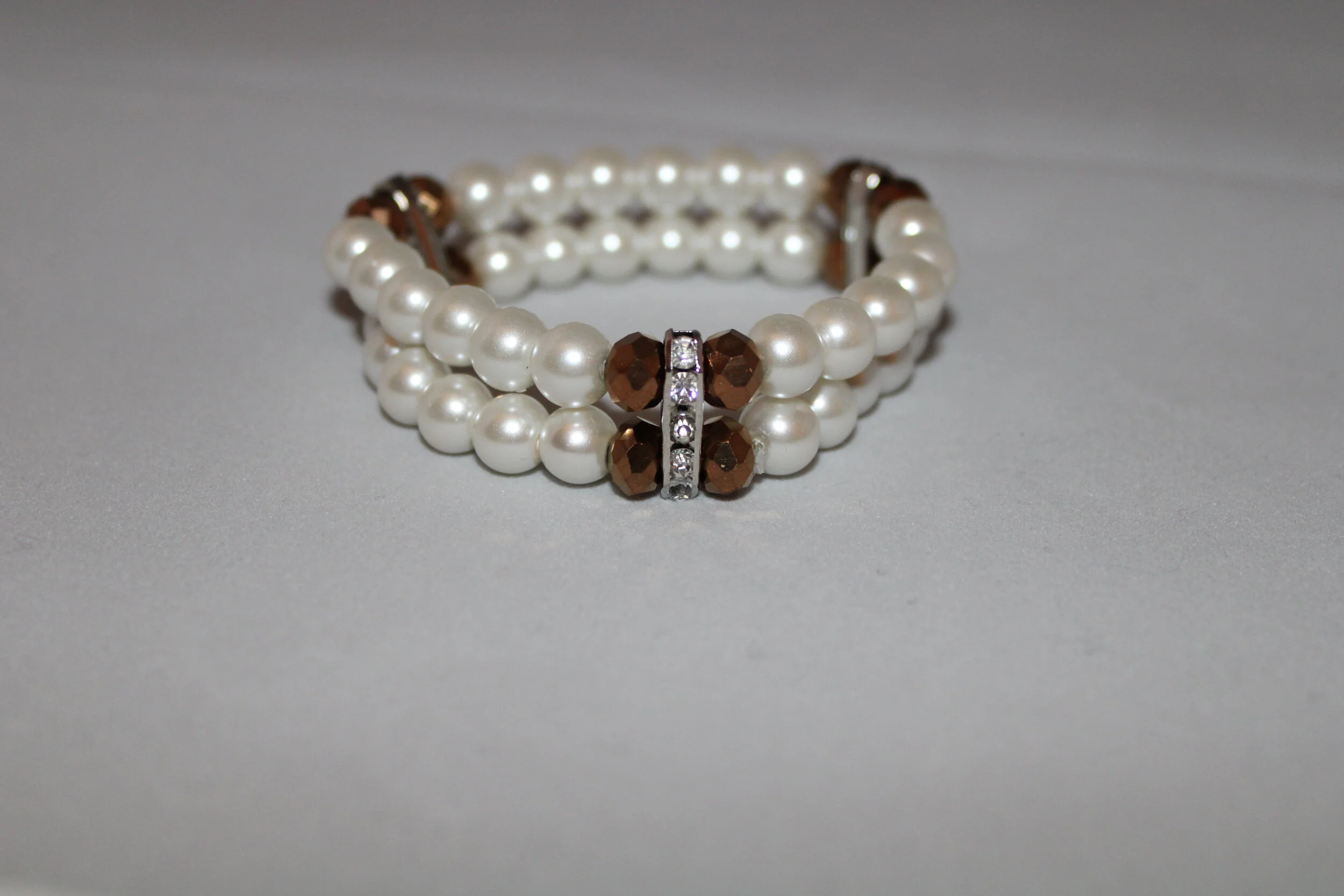 Apolla||SQ3675876|Christina E. Pearls
