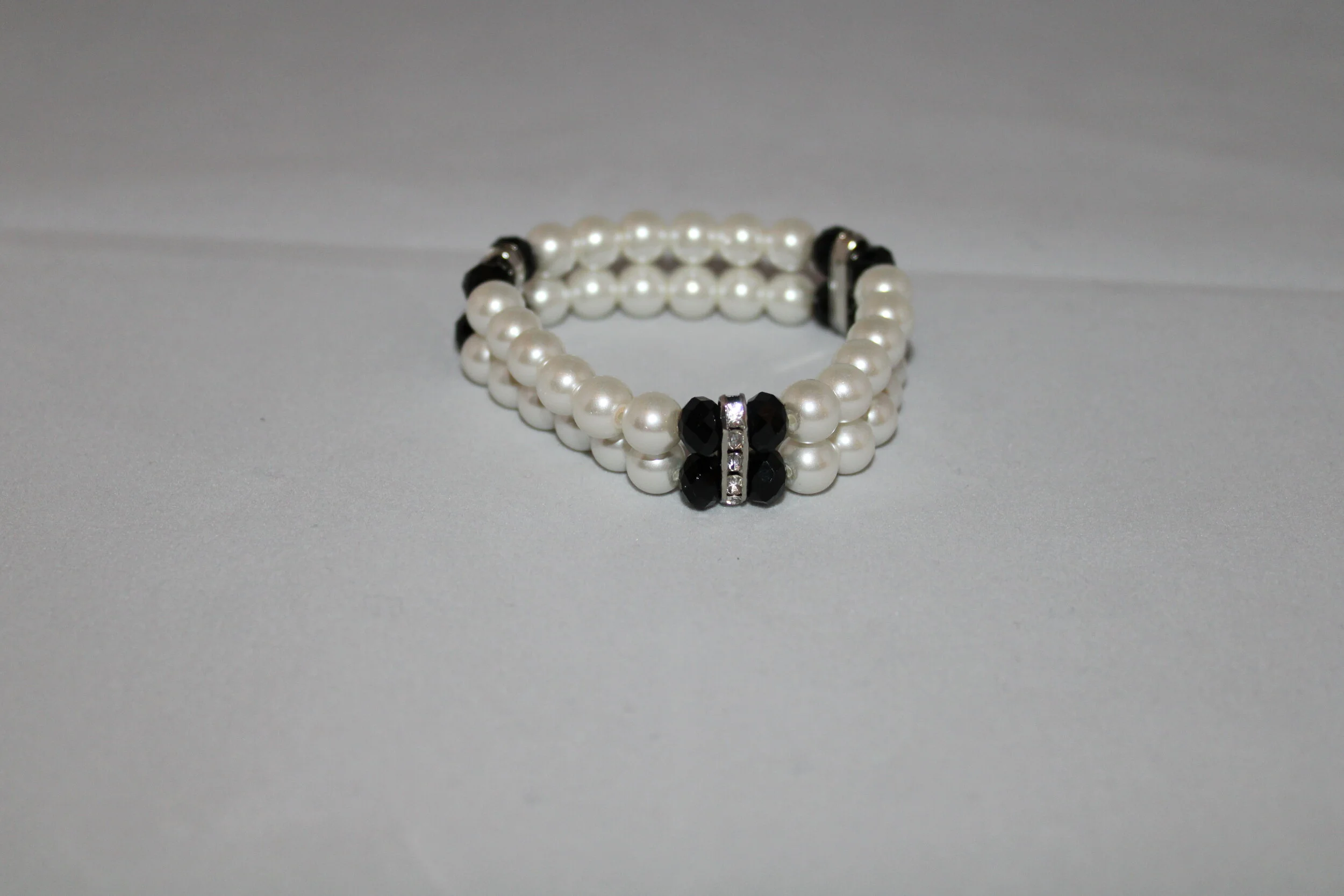 Apolla||SQ3675876|Christina E. Pearls