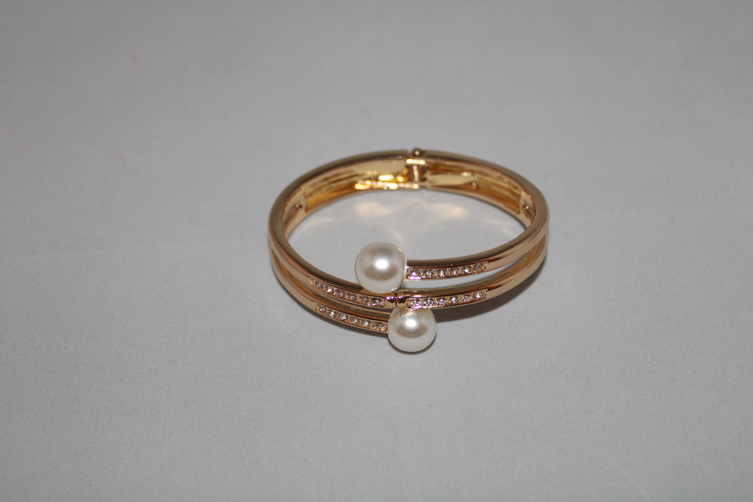 Nabia||SQ4203586|Christina E. Pearls