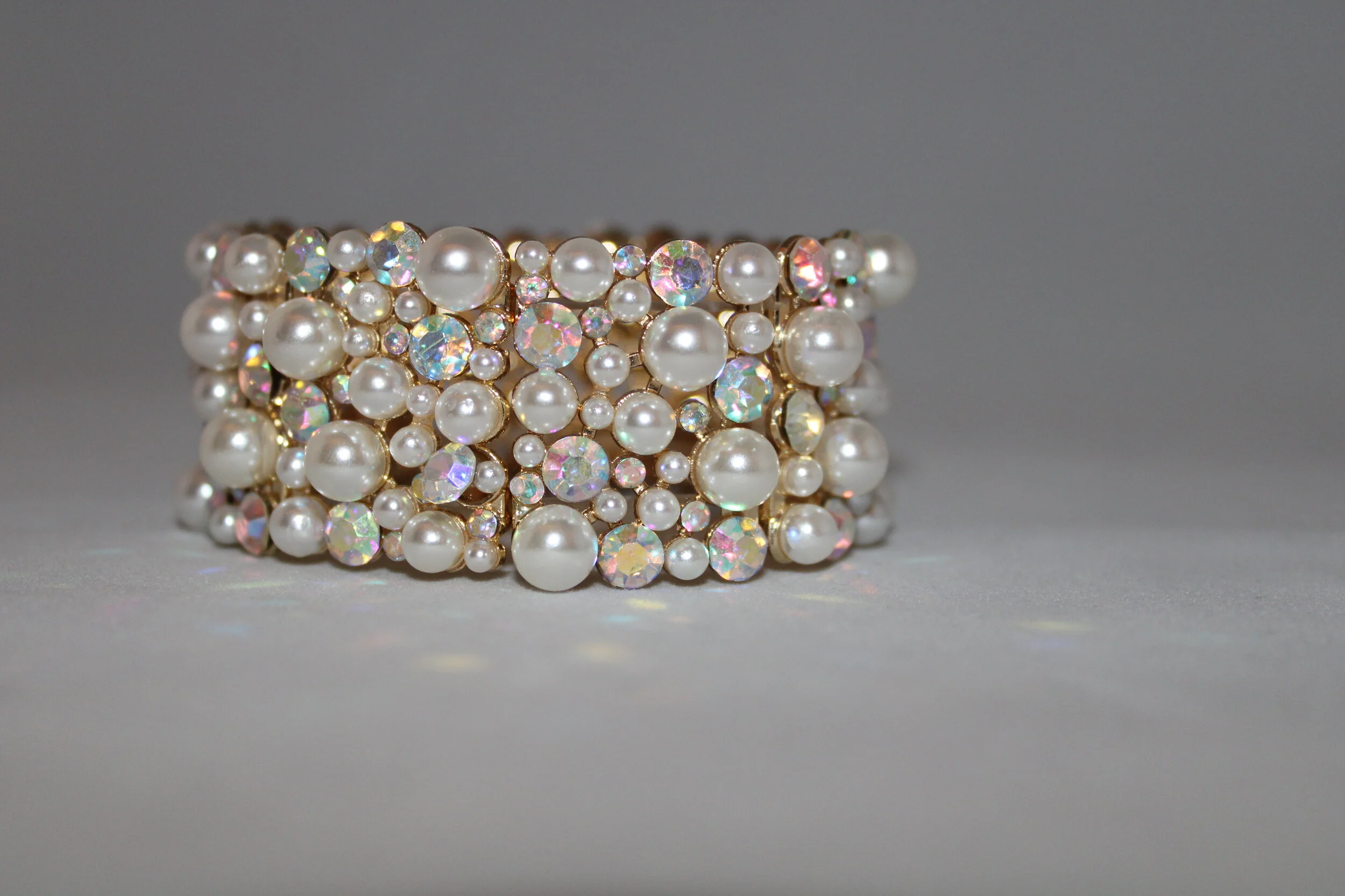 Elize Shine|silver, gold, stretch, cream, white|SQ1230781|Christina E. Pearls