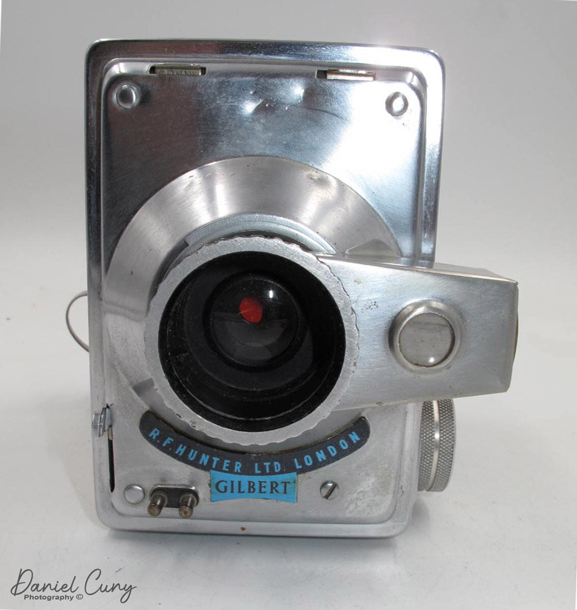 Horizontal viewfinder on Gilbert box camera