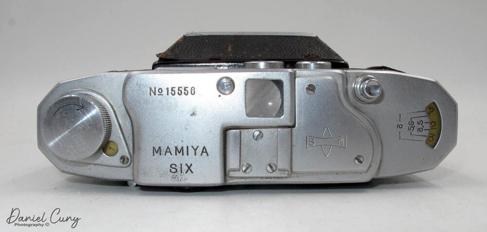 Mamiya Six top