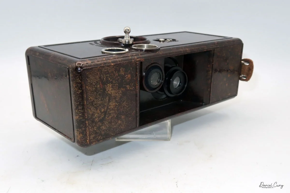 Different angles of the QRS Kamra
