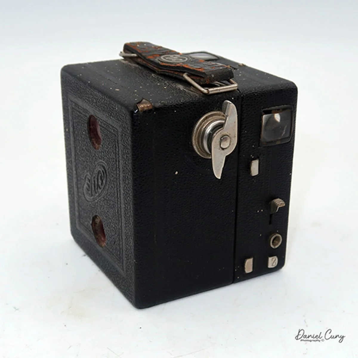 Different angles of the Eho Baby Box camera