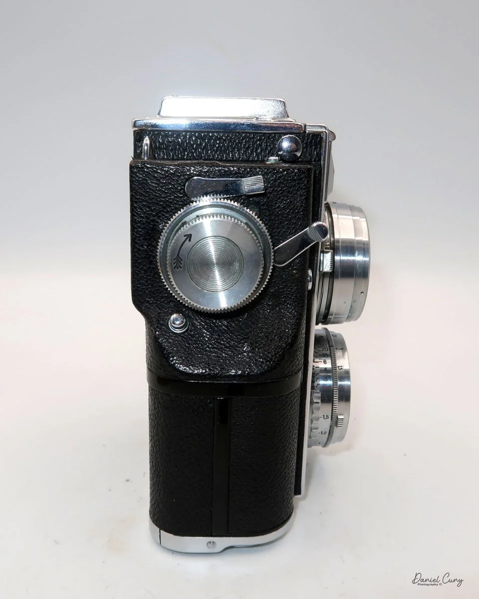 Different angles of the Zeiss Ikon 860/24 camera