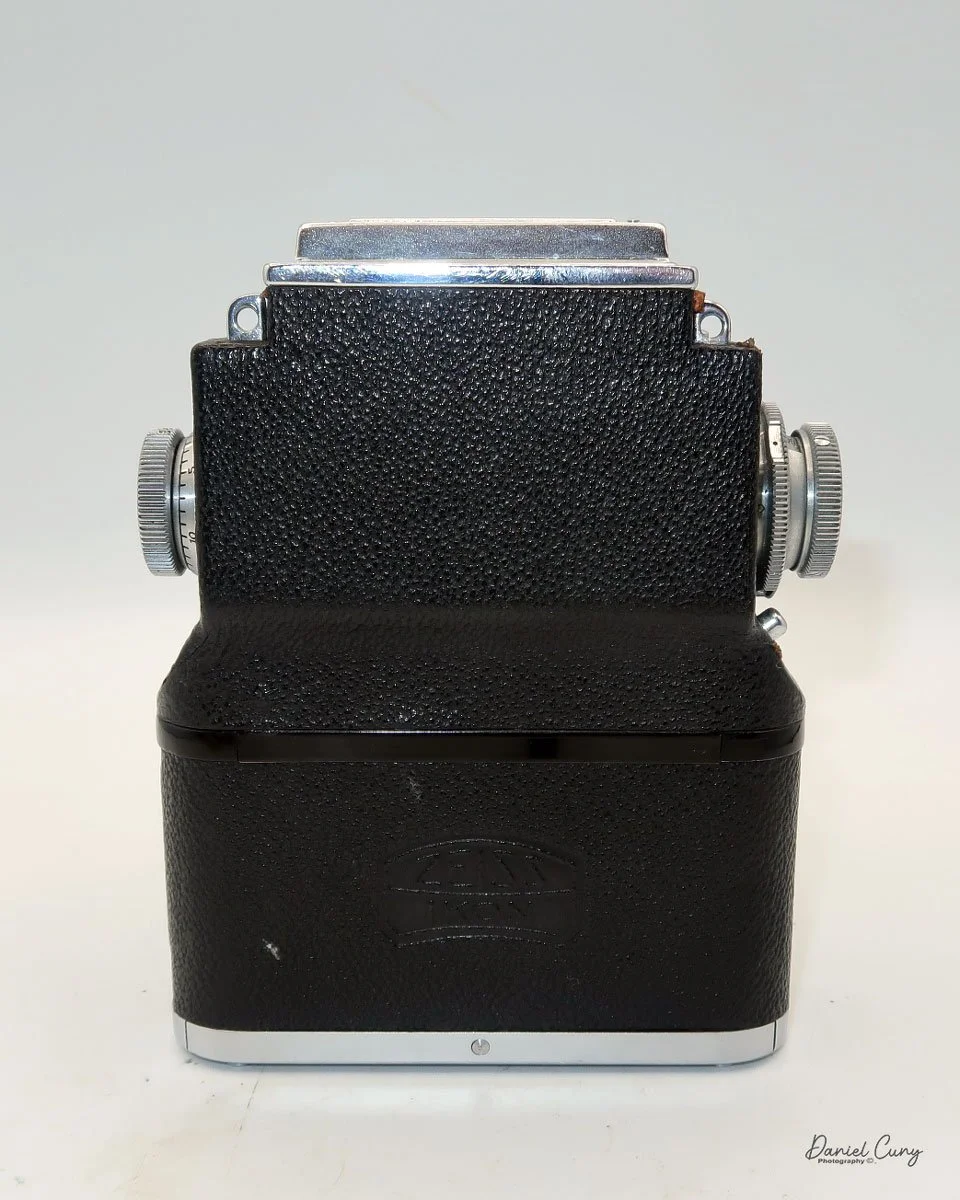 Different angles of the Zeiss Ikon 860/24 camera