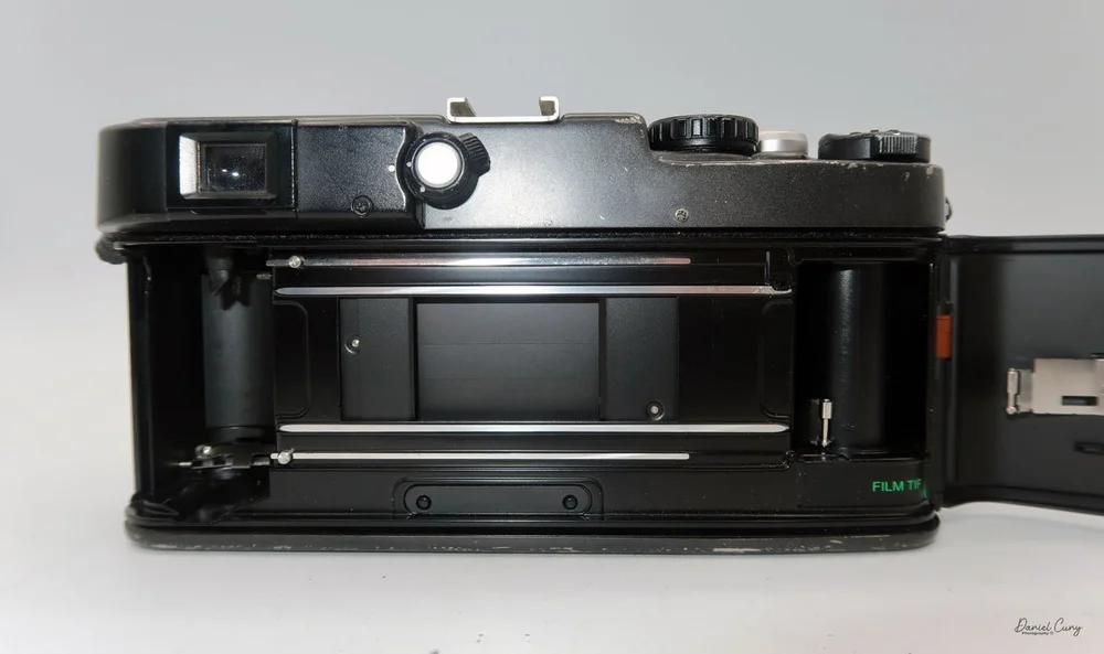 Film area bladed for 35mm frame size