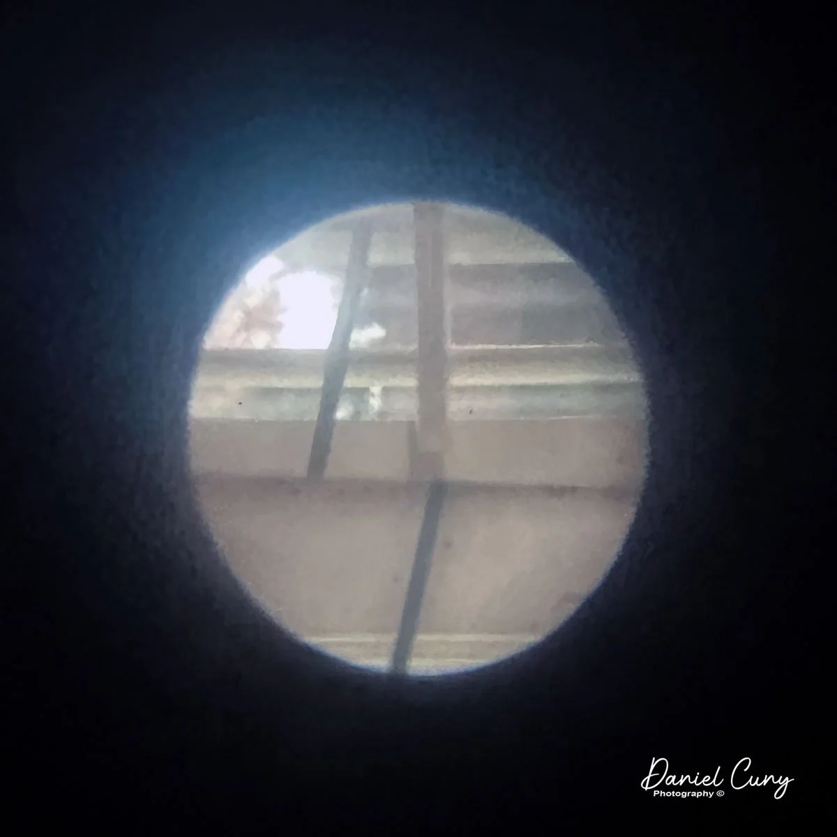 Unfocused magnified rangefinder