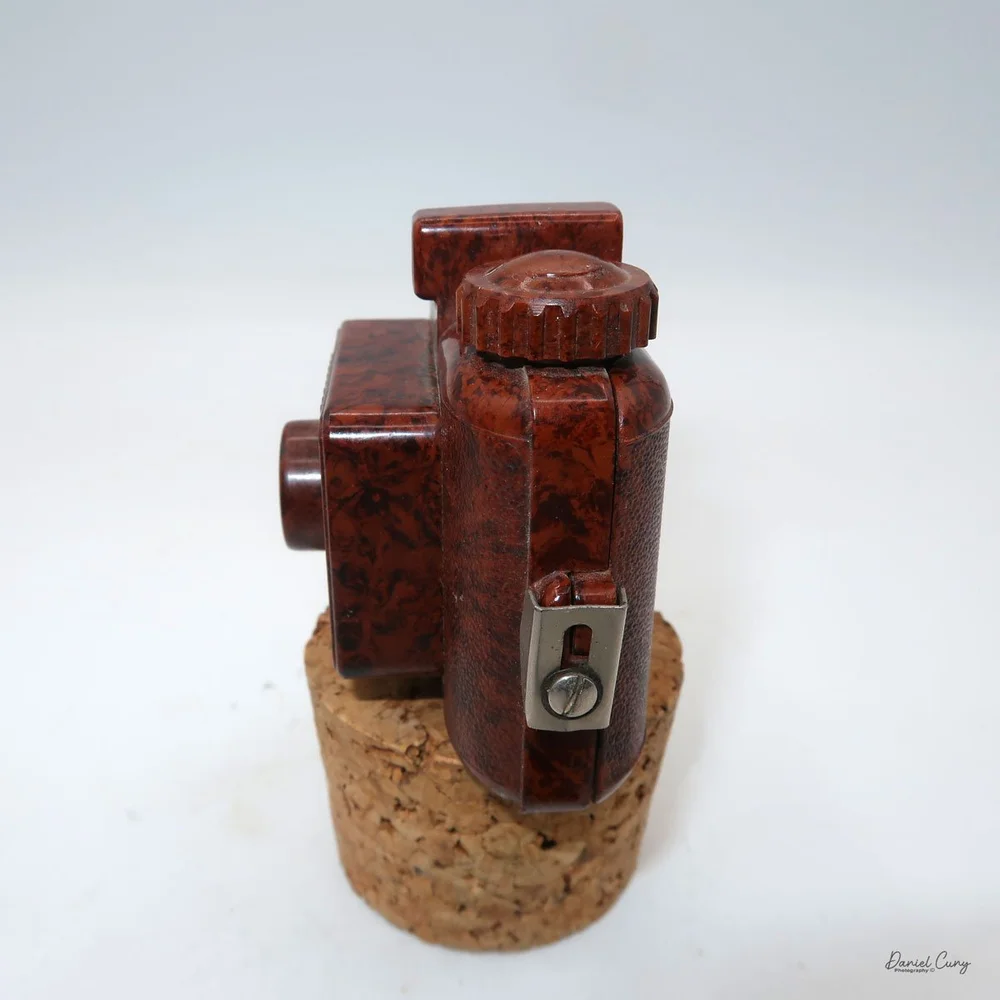 Different angles of Gomz Malyutka camera.