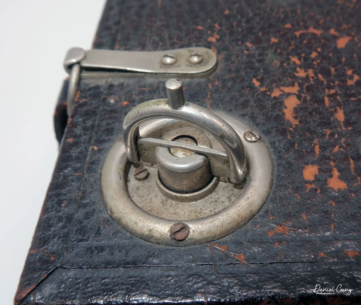 Film advance knob.