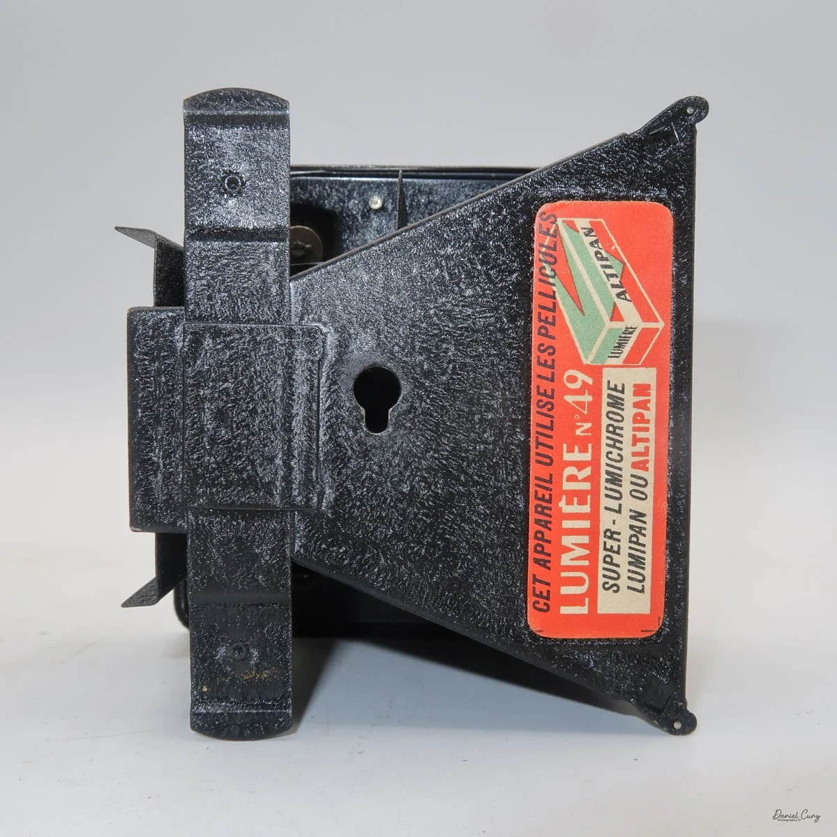 Load film chamber with 620 film