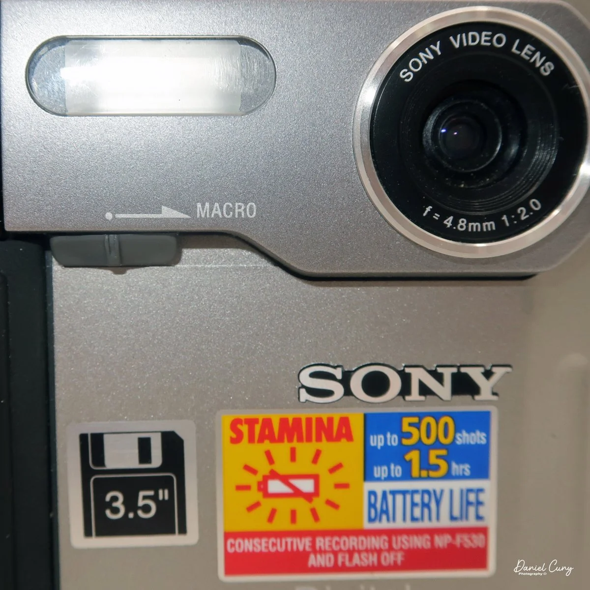 Macro slider and lens on MVC-FD5 camera