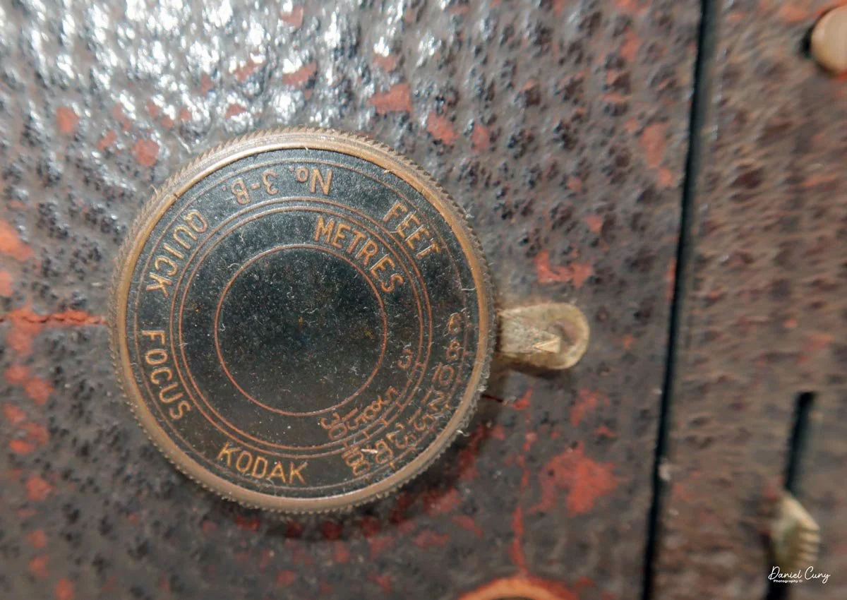 Close-up of focusing wheel