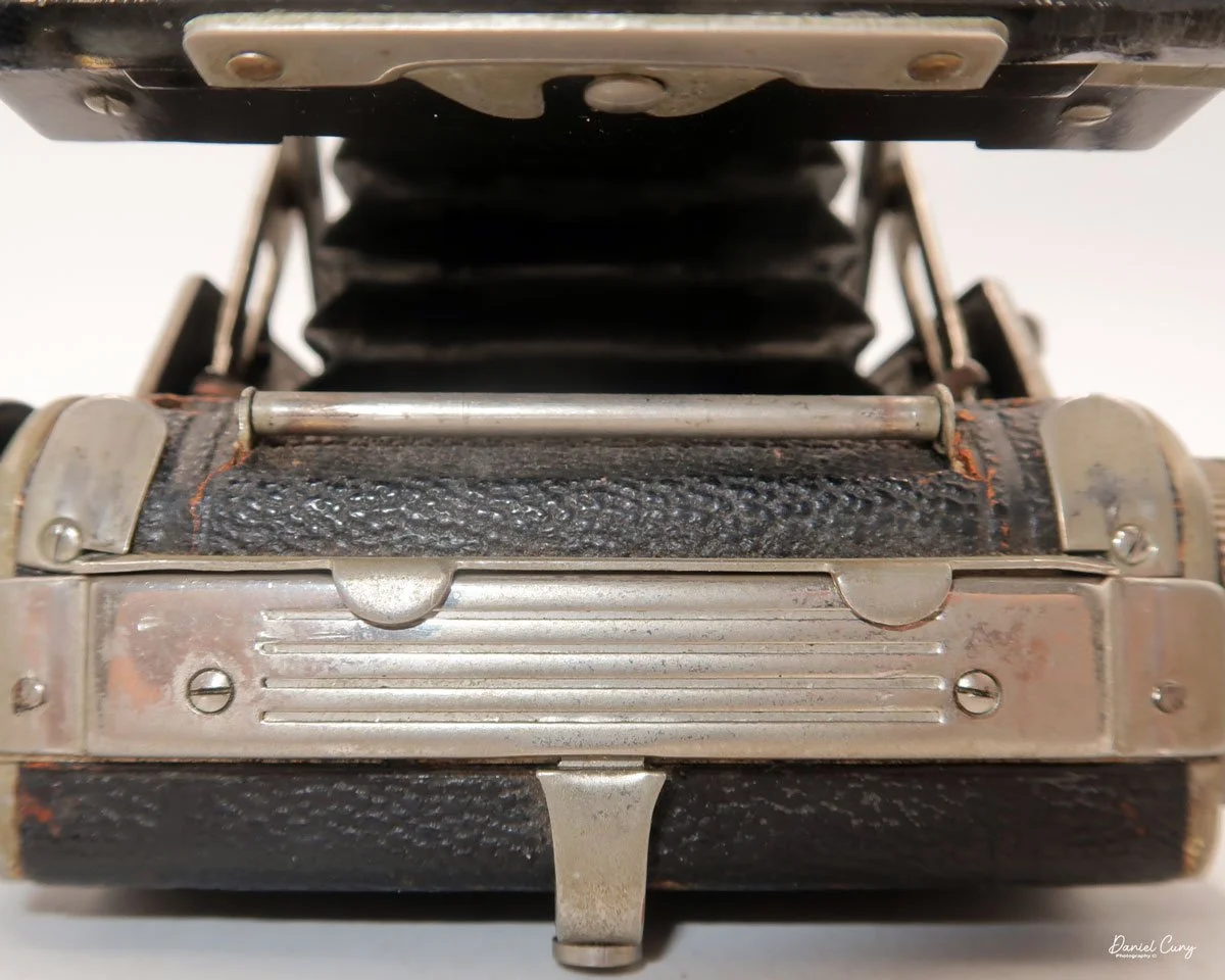 Bar viewfinder rolls on when closing the camera