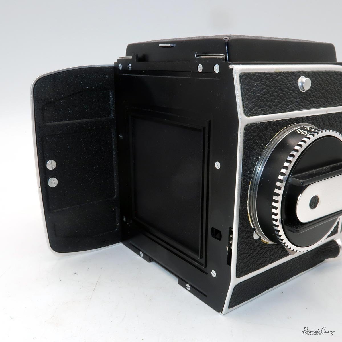 Camera body without film back
