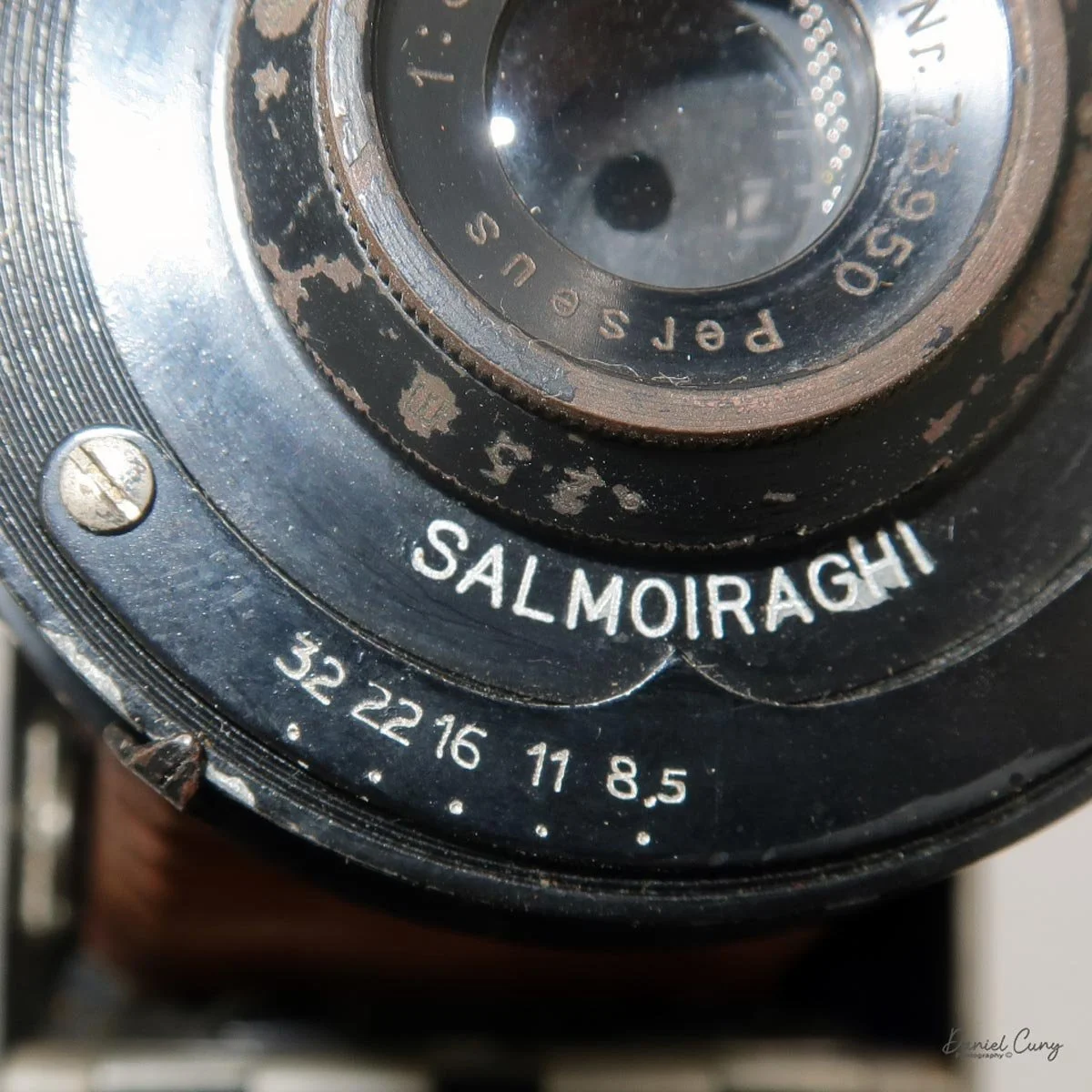 Aperture control under the lens