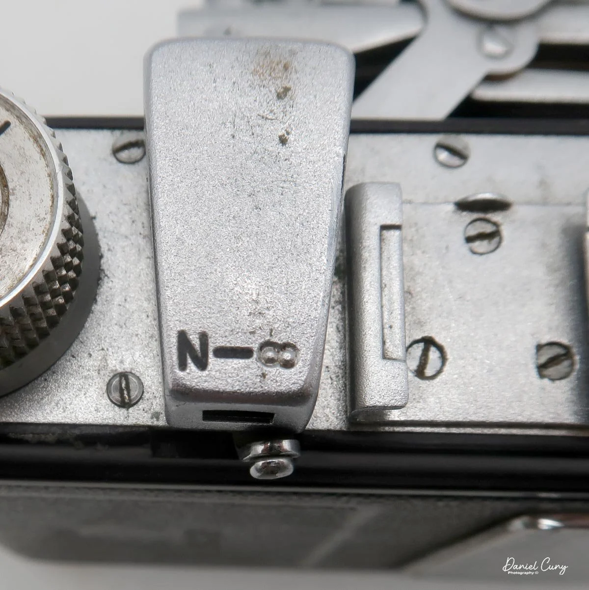 Small viewfinder with close/far settings