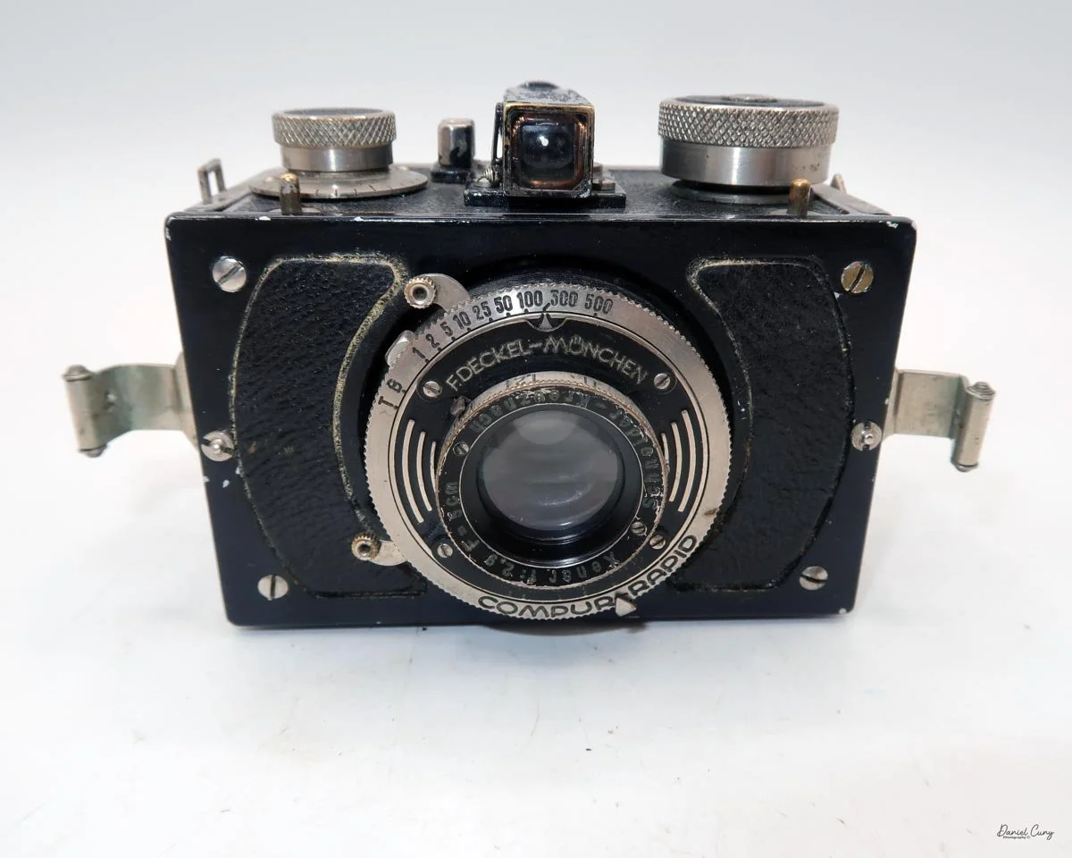 Both clips unlocked.