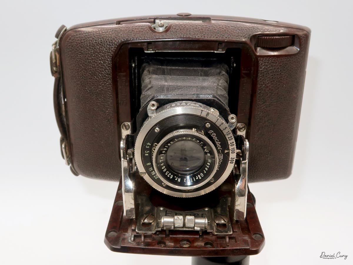 Different angles of the Ebner camera