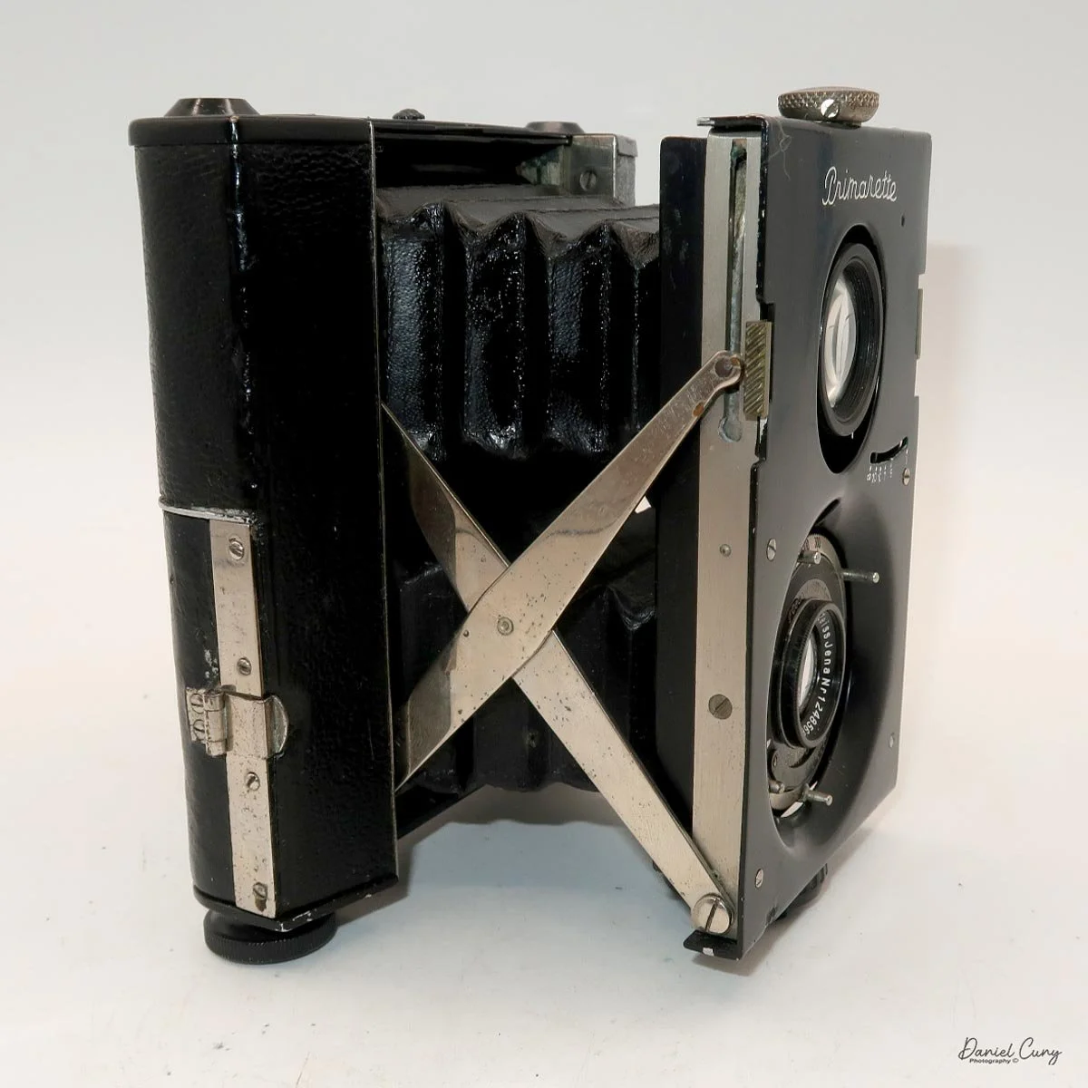 Different angles of the Bentzin Primarette camera