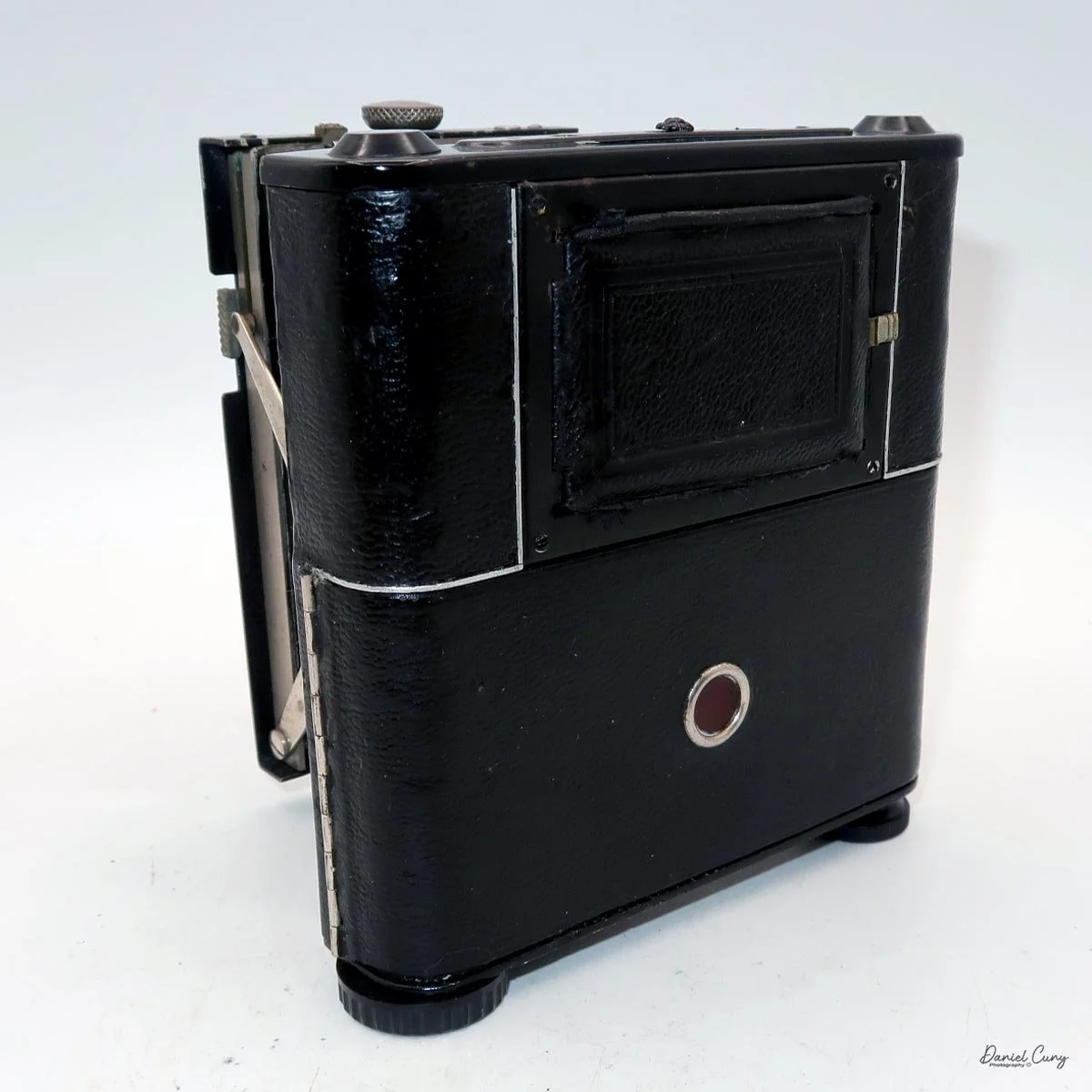 Different angles of the Bentzin Primarette camera