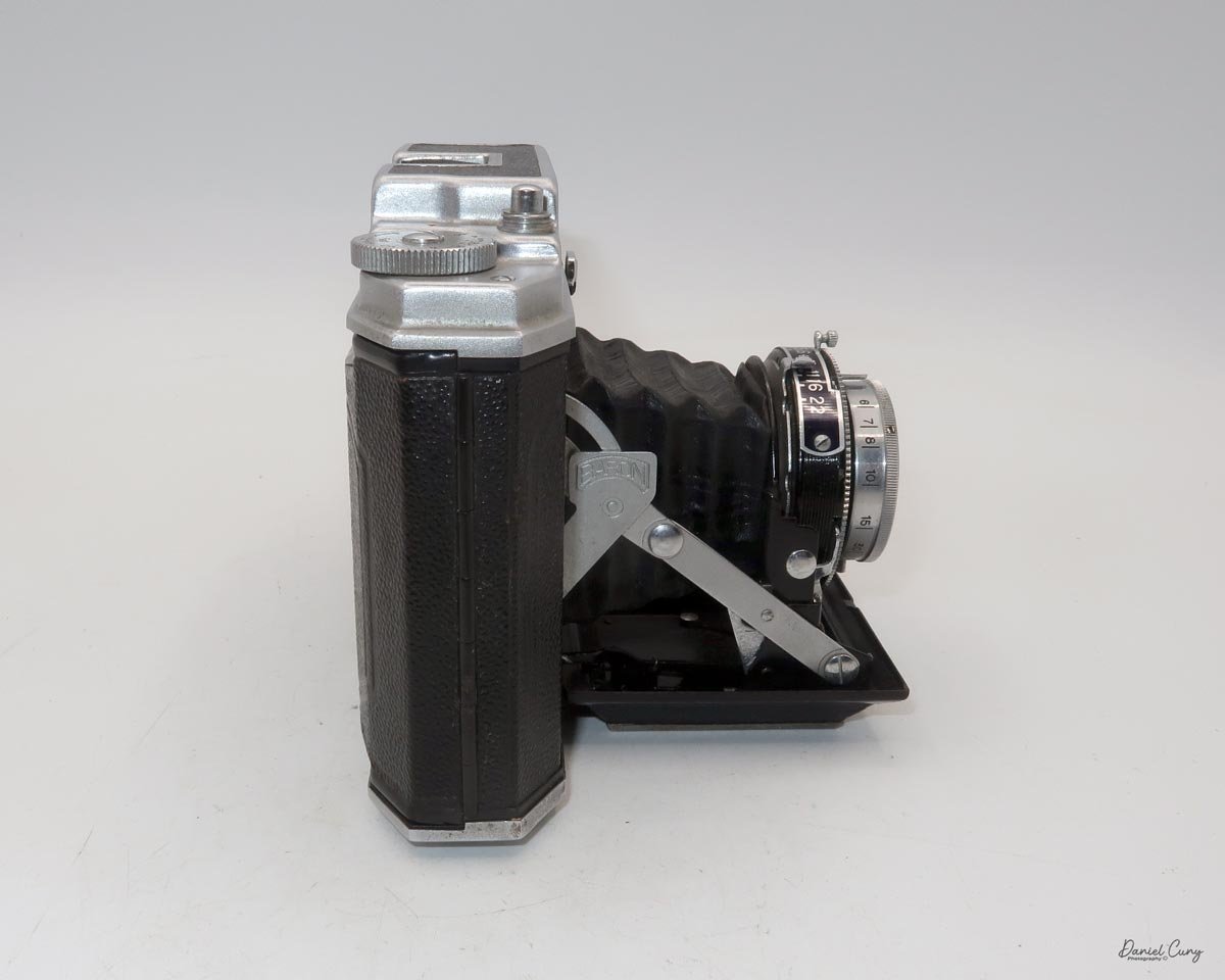 Different angles of the Baron RI camera