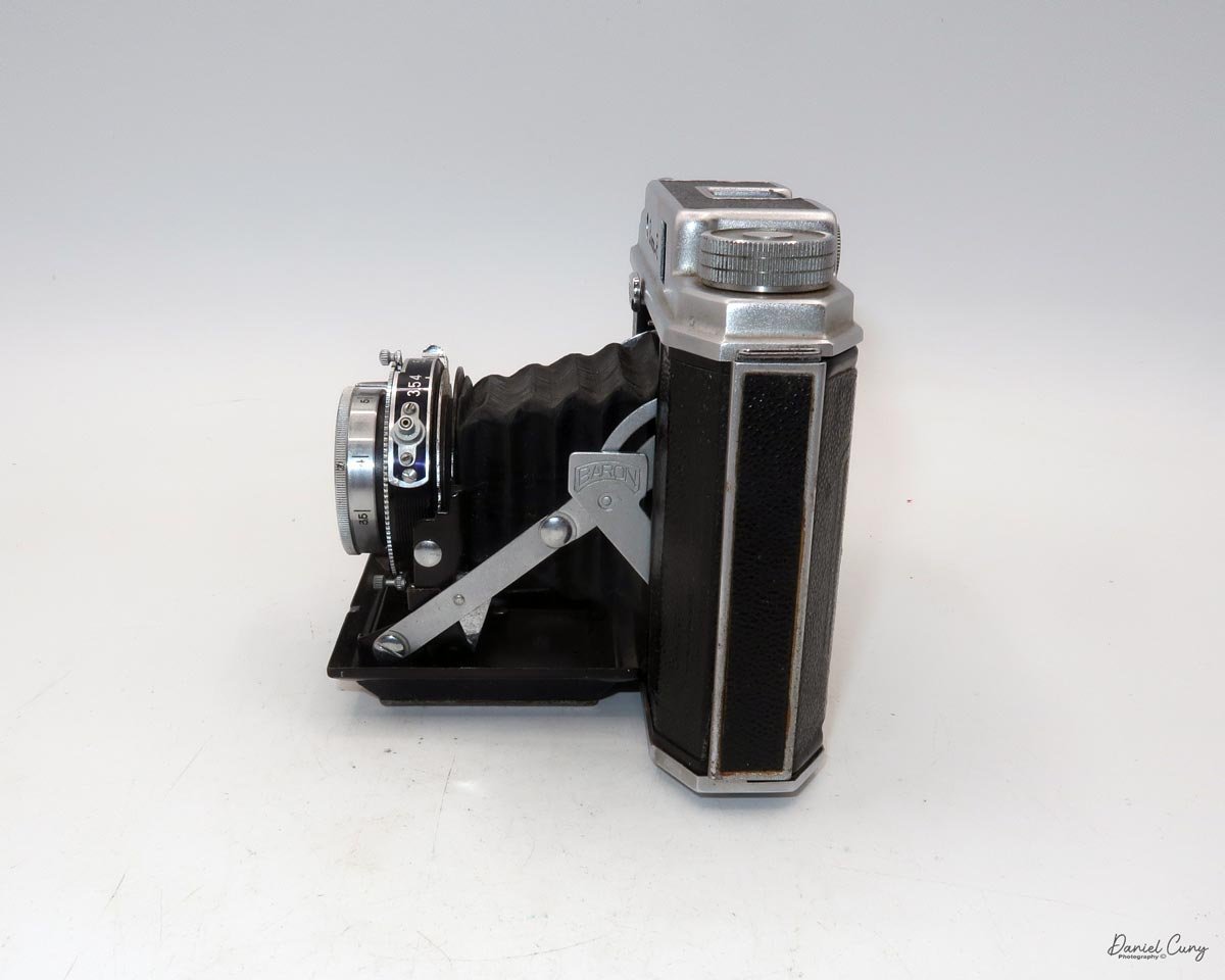 Different angles of the Baron RI camera
