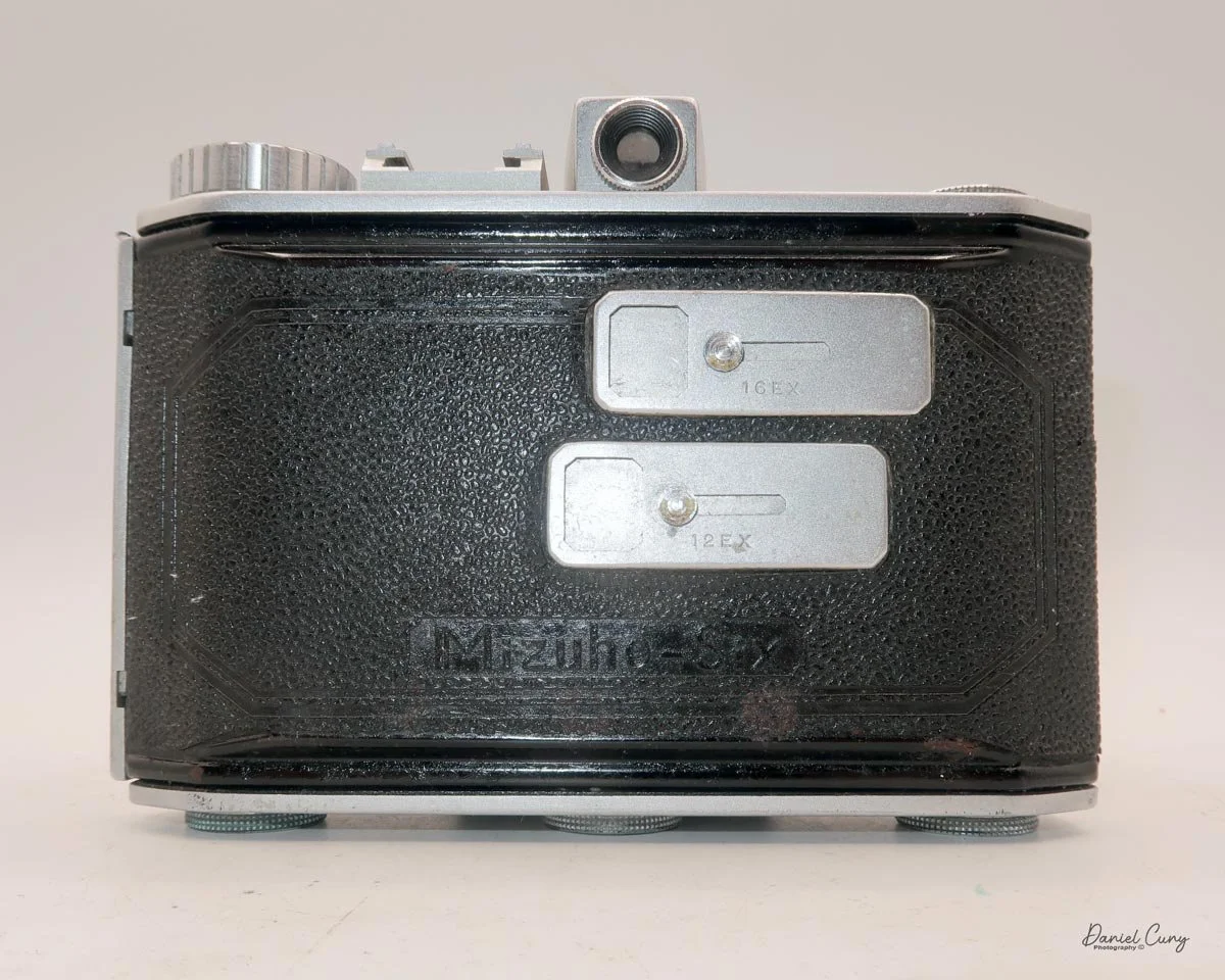 Back of Mizuho Six w/2-red windows