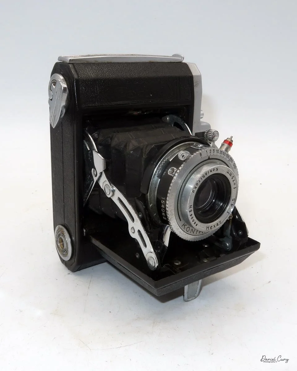 Different angles of the Konica Pearl II camera